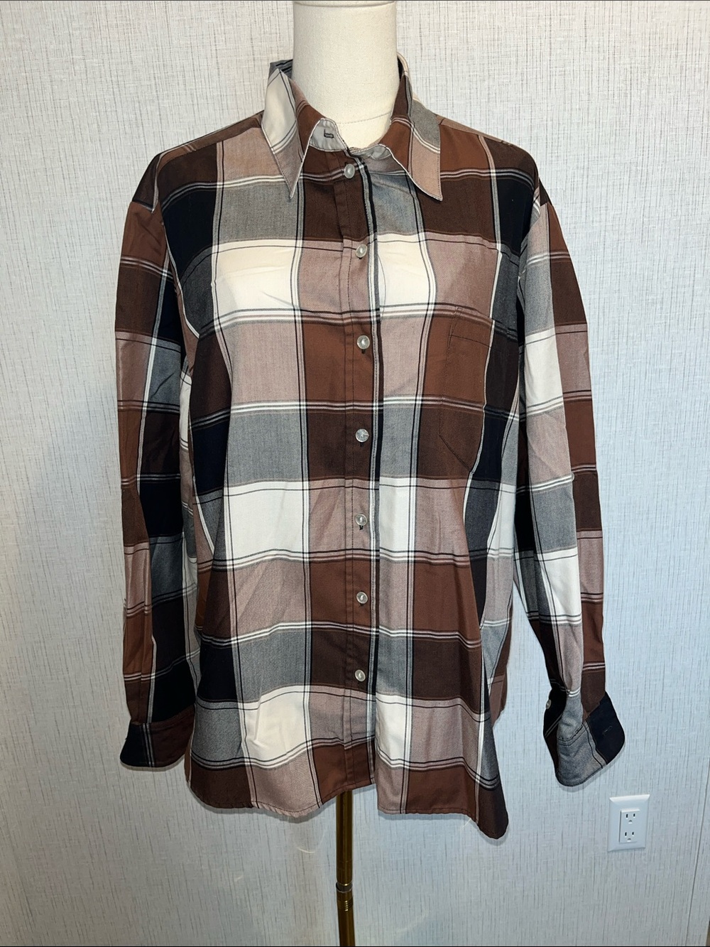 Women’s Brown Plaid Button-Up Shirt - Classic Casual